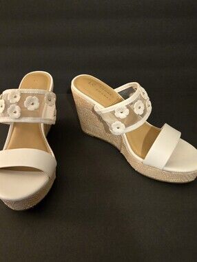LC Lauren Conrad New Womens Sheridyn White Wedge Platform Sandals Size 6 Flowers